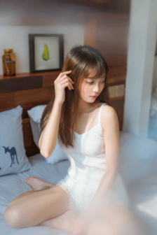《丰满女学生》在线观看